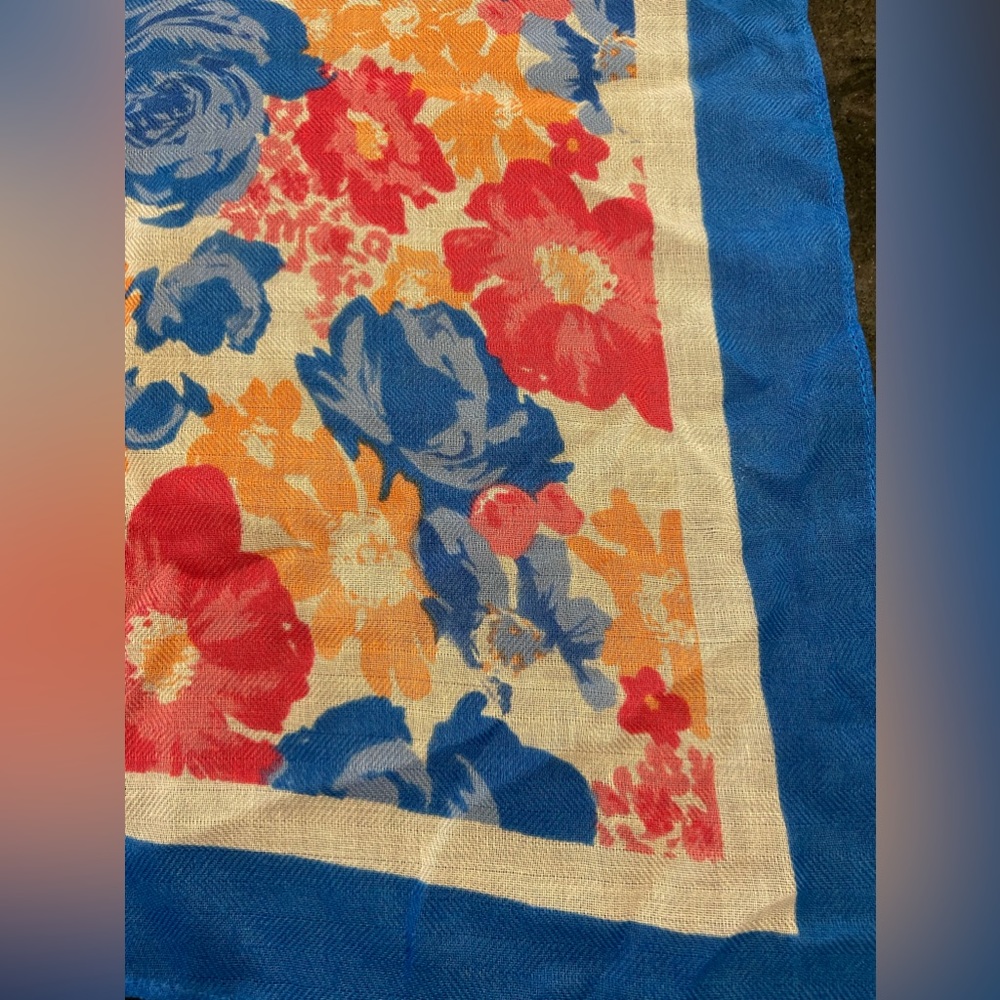 Lovely Women’s scarf Lands End Multiple colored floral
